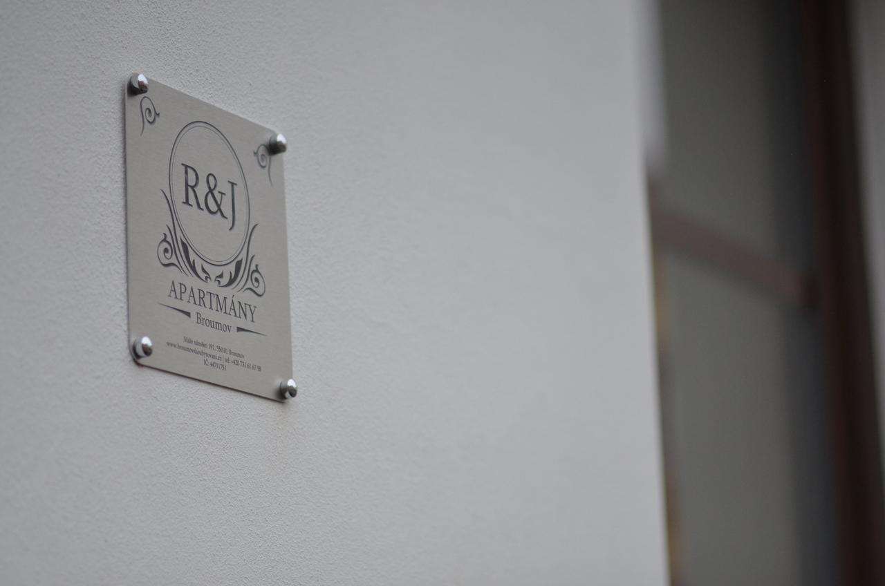 R&J Apartmany โบรว์โมฟ ภายนอก รูปภาพ